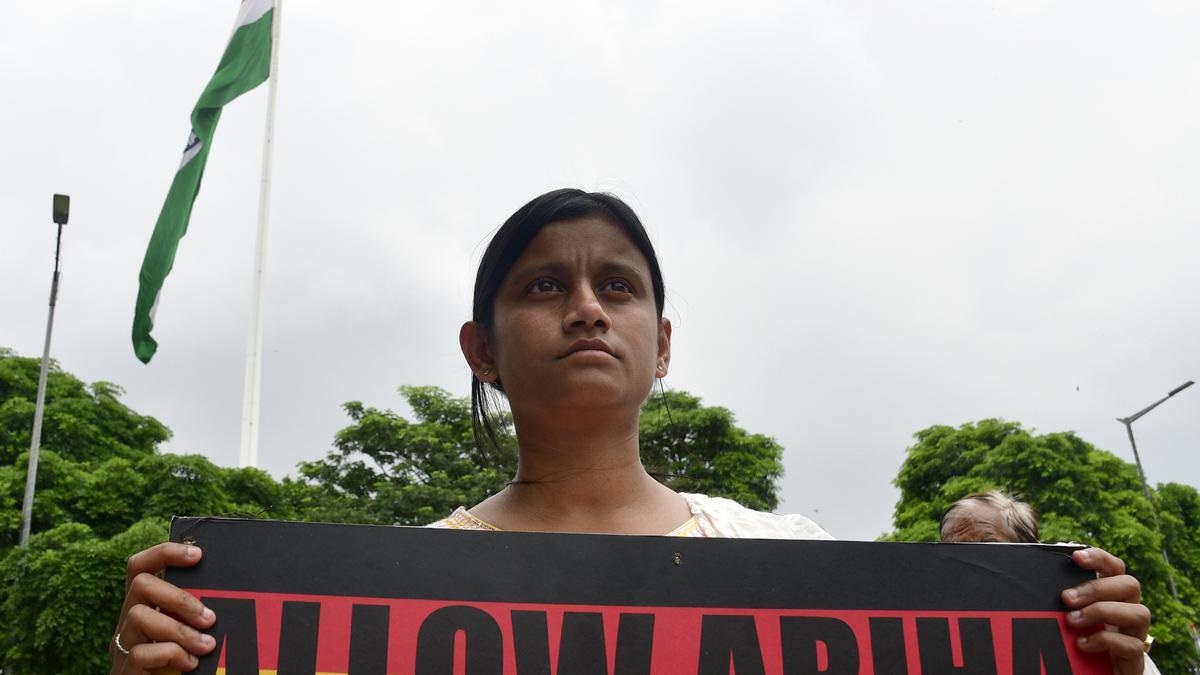 Dhara Shah, Ariha's Mother